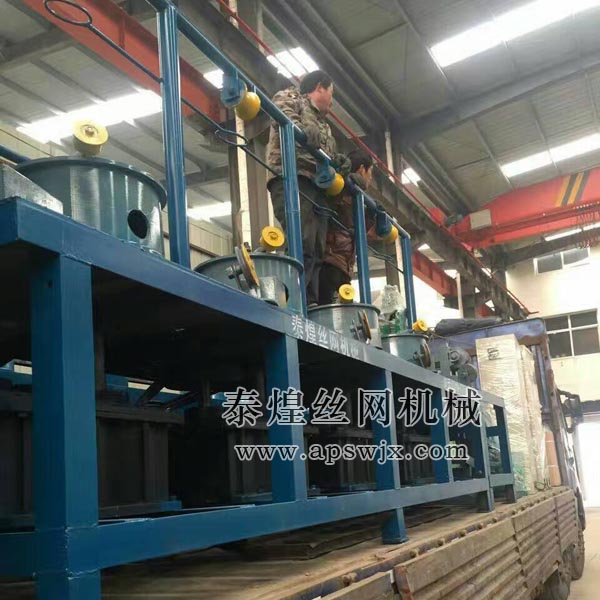 2017年第一臺連罐拉絲機發(fā)貨中