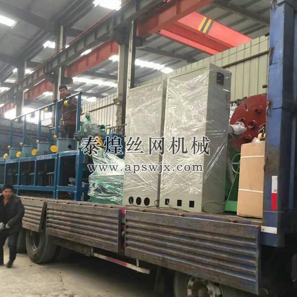 2017年第一臺連罐拉絲機發(fā)貨中